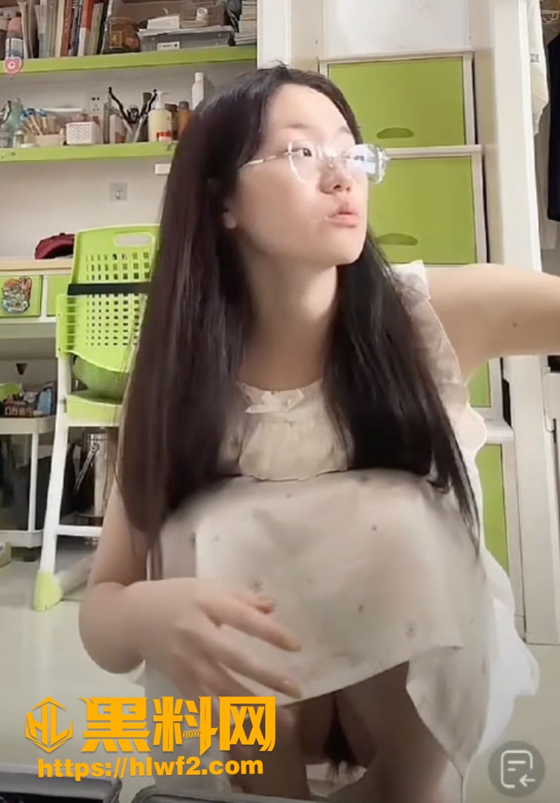 极品女主播直播走光合集6